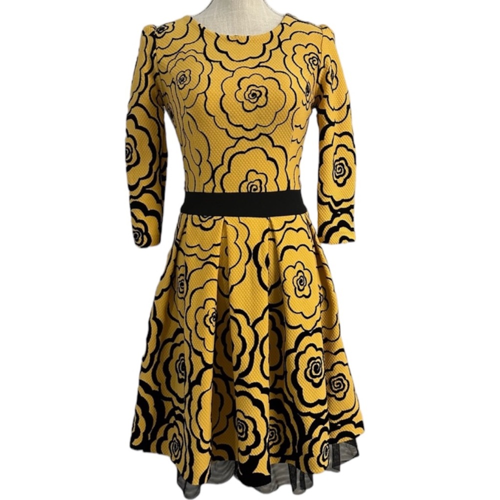 BIES & B8 Textured Roses Dress 3/4 Sleeve European Eur 36 US Size 4